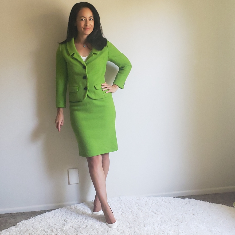 1960s 1970s Vintage Apple Green Wool Skirt Blazer Set Bonwit Tellers - Picture 3 of 11